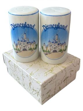 Vintage Disneyland Japan Porcelain Salt & Pepper Shakers Castle New In Box